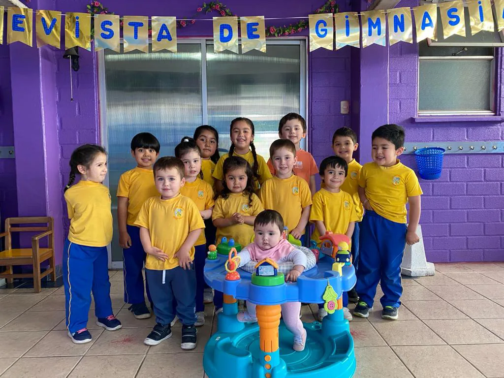 Revista de Gimnasia 2023 en Jardín Infantil Happy House