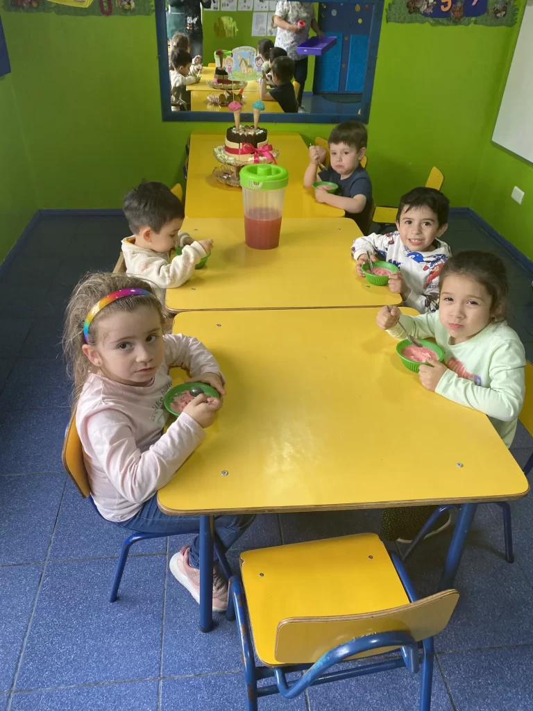 Jardín Infantil Happy House Alcántara Temuco - Semana del Párvulo 2024 Viernes Compartir Juguetes (3) Jardín Infantil Happy House Alcántara Temuco - Semana del Párvulo 2024 Viernes Compartir Juguetes